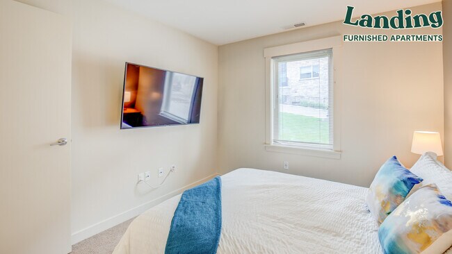 Building Photo - 159 E Midvillage Blvd