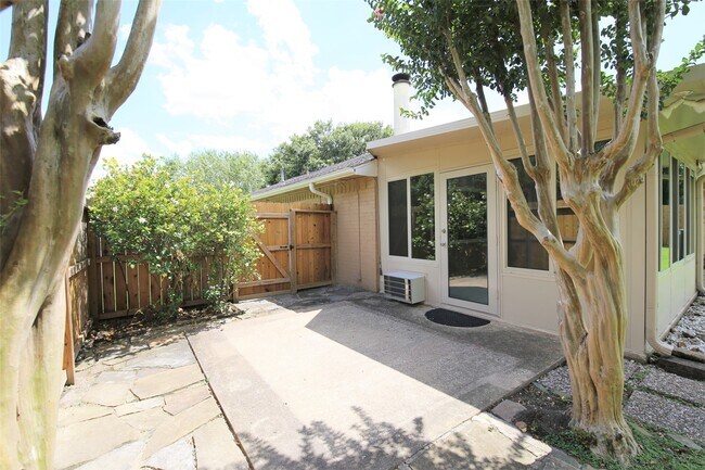 Building Photo - 14002 Taco Ct