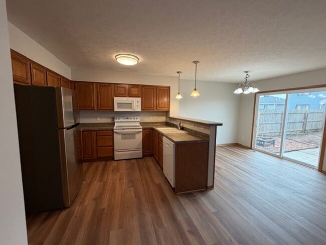 Building Photo - Large 4 bedroom house in SW Lincoln