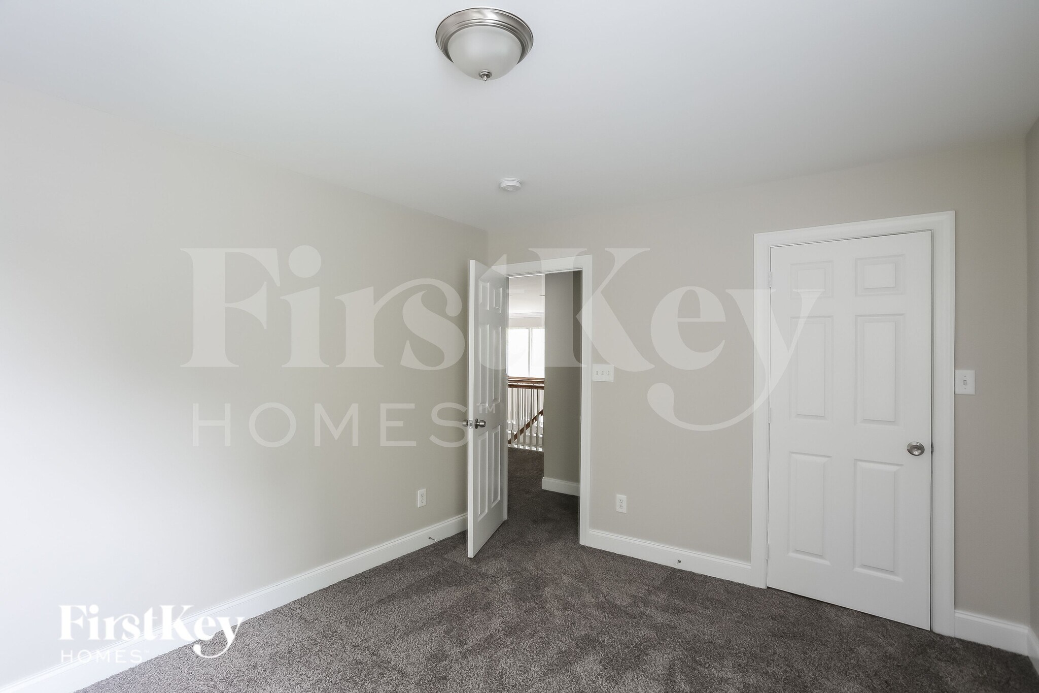 Building Photo - 9427 Golden Pond Dr