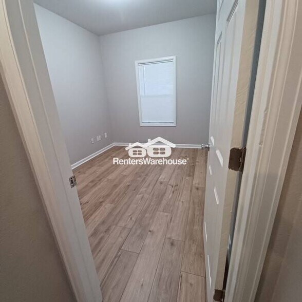 Building Photo - 4413 Umatilla St