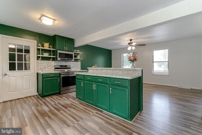 Building Photo - 45381 Abell Dr