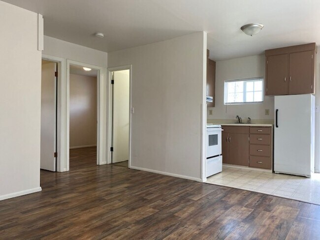 Building Photo - 1407