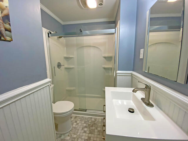 Full Bathroom - 7700 Coastal Hwy