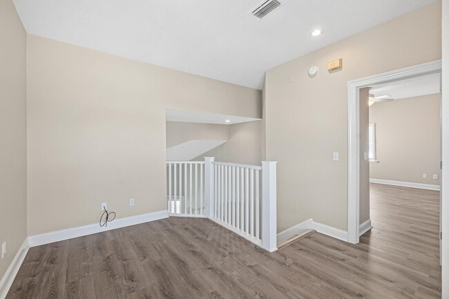 Building Photo - 113 Sea Garden Ct