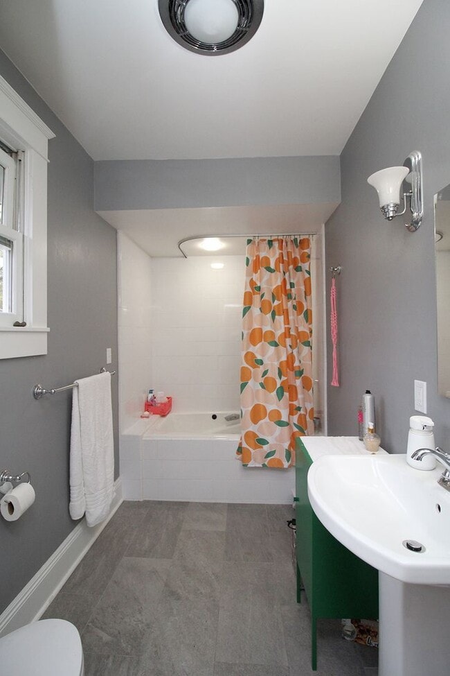 Building Photo - 3309 NW Thurman St