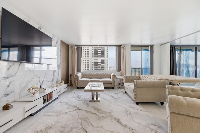 Building Photo - 2101 S Ocean Dr