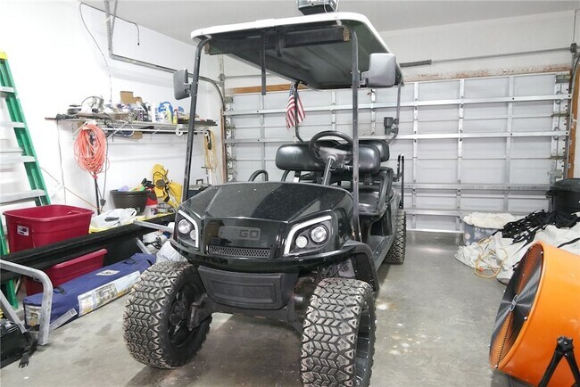 Building Photo - 15433 Cruiser St