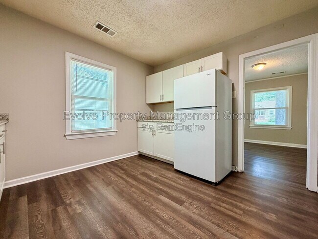 Building Photo - 3451 Hendricks Ave