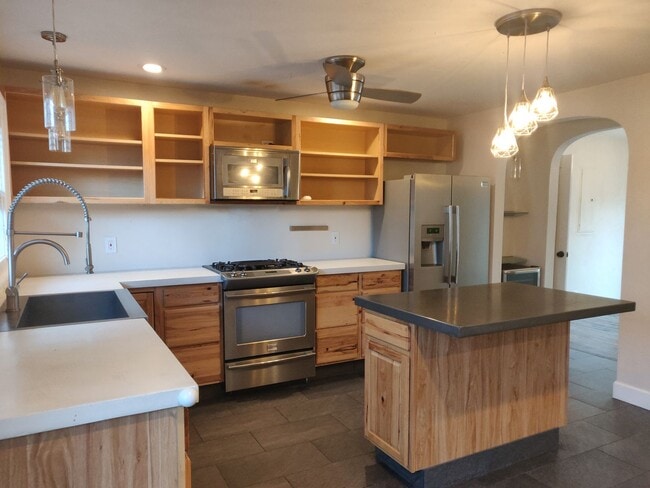 Building Photo - Urban Elegance Meets Ultimate Privacy Near Juniper Park