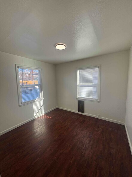 Building Photo - 55 S I St