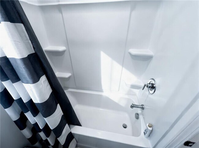 Building Photo - 602 Lofty Ln