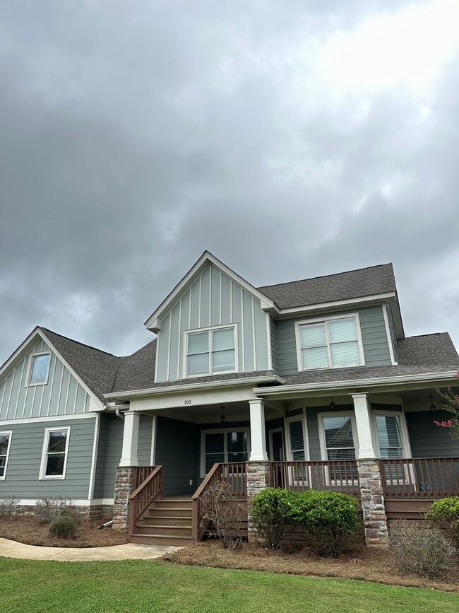 Building Photo - Nice house in Eatonton, close to the lake.