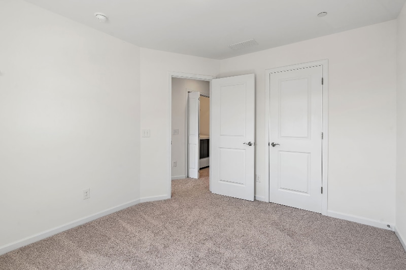 Building Photo - 7136 Mapleside Ln