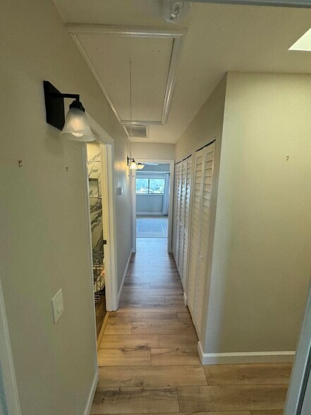 Building Photo - 9427 S Ocean Dr