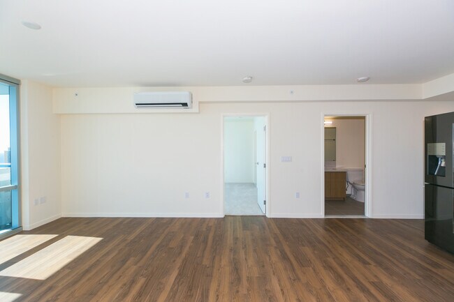 Building Photo - 1391 Kapiolani Blvd