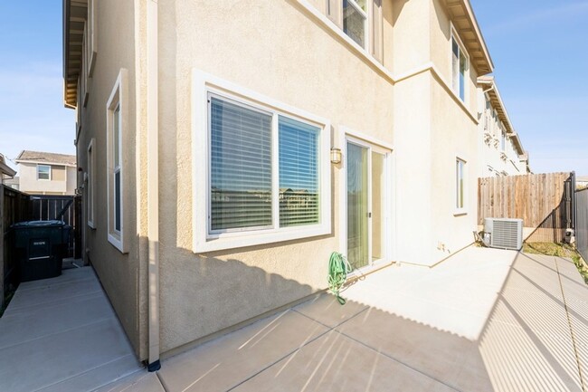 Building Photo - Rocklin HOME FOR RENT!