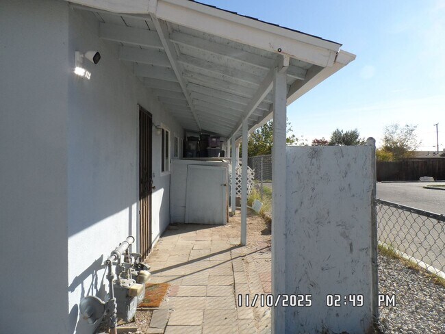 Building Photo - 5004