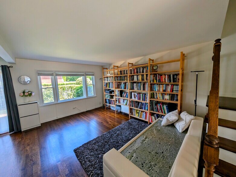 Building Photo - 630 Hibbard Rd
