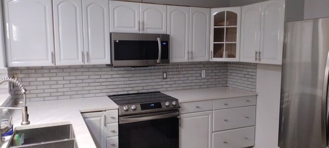Building Photo - 1621 Woodbridge Lakes Cir