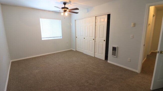 Building Photo - Recently updated 2/1.5 townhome next to th...