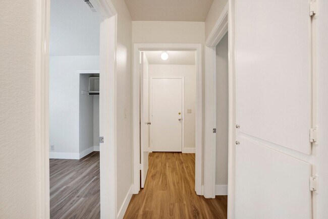 Building Photo - 14 Sea Anchor Ct