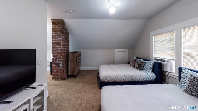 Building Photo - 432 Norton Pkwy