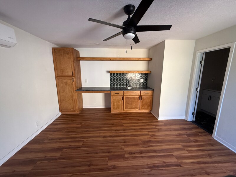 Building Photo - 132 Palm Ave