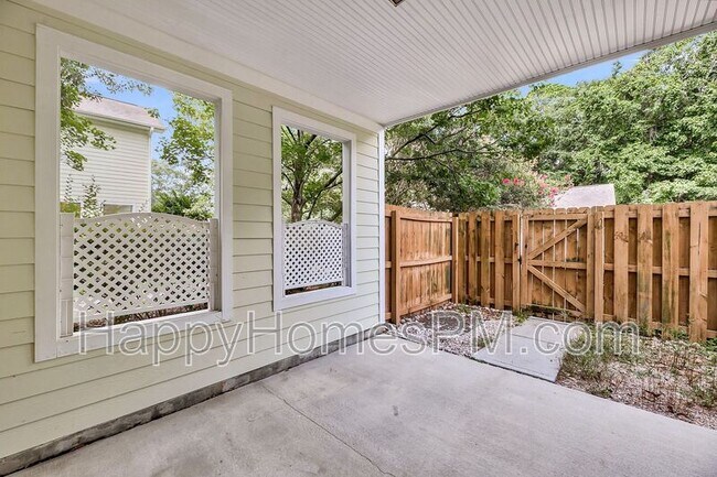 Building Photo - 2932 Sugarberry Ln