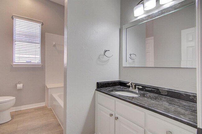 Building Photo - 4204 Lorimar Dr