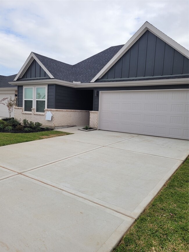 Building Photo - 4951 Pne Hvn Ln