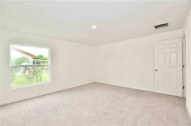 Building Photo - 1426 SW Merchant Ln