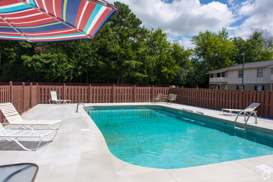 Pool - Madison Station Apartment Homes