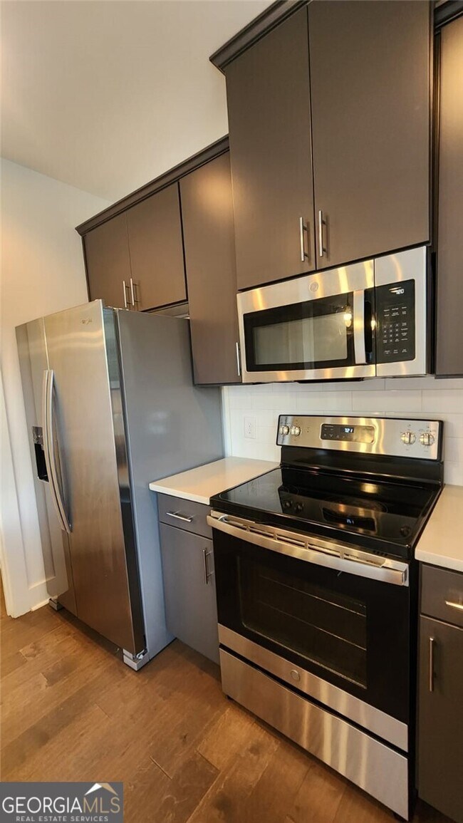 Building Photo - 300 Auburn Valley Wy