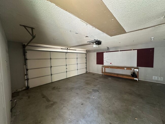 Building Photo - Your Dream Home: Spacious Interiors, Garage, and Huge Backyard