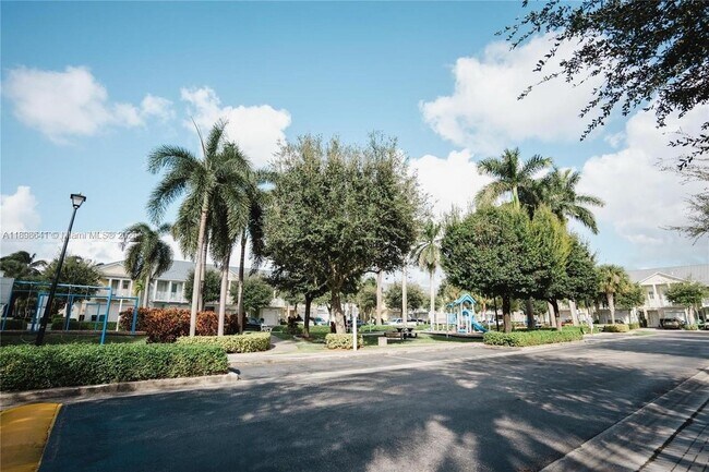 Building Photo - 7406 NW 108th Path