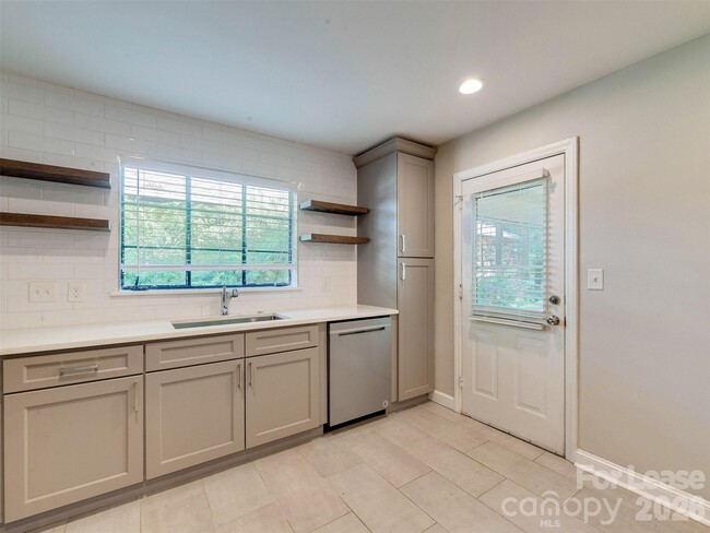 Building Photo - 1518 Mimosa Ave