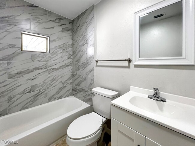 Building Photo - 15206 Stringfellow Rd