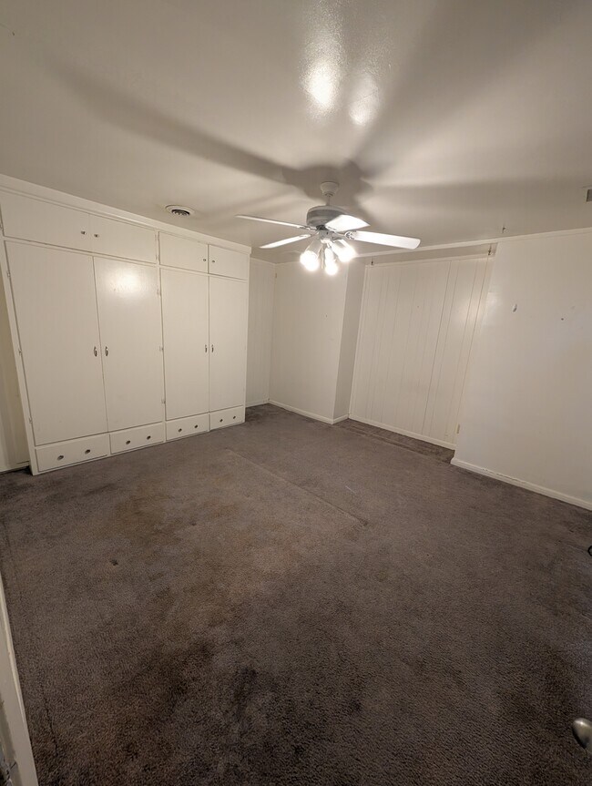 Building Photo - 113 W 600 N