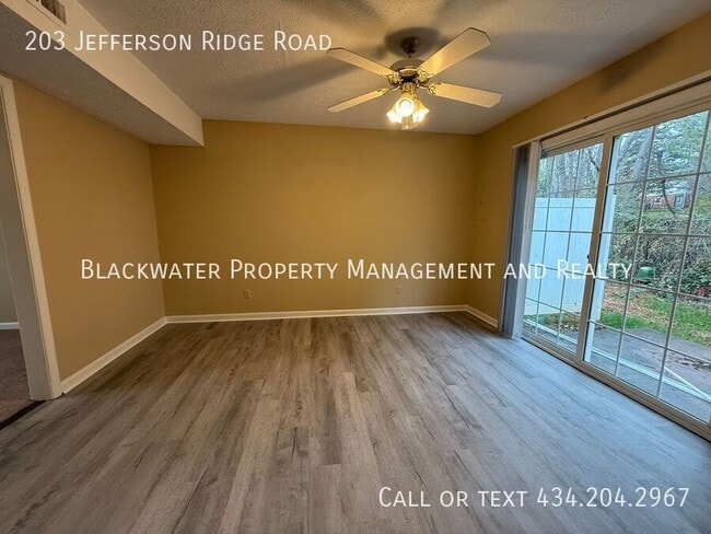 Building Photo - 203 Jefferson Ridge Rd