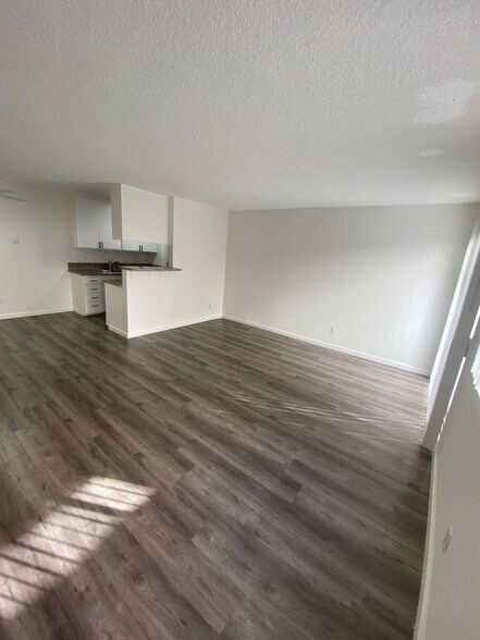 Building Photo - La Playa 07-SM