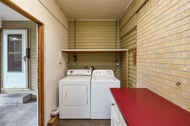 Building Photo - 4825 Trail Lake Dr