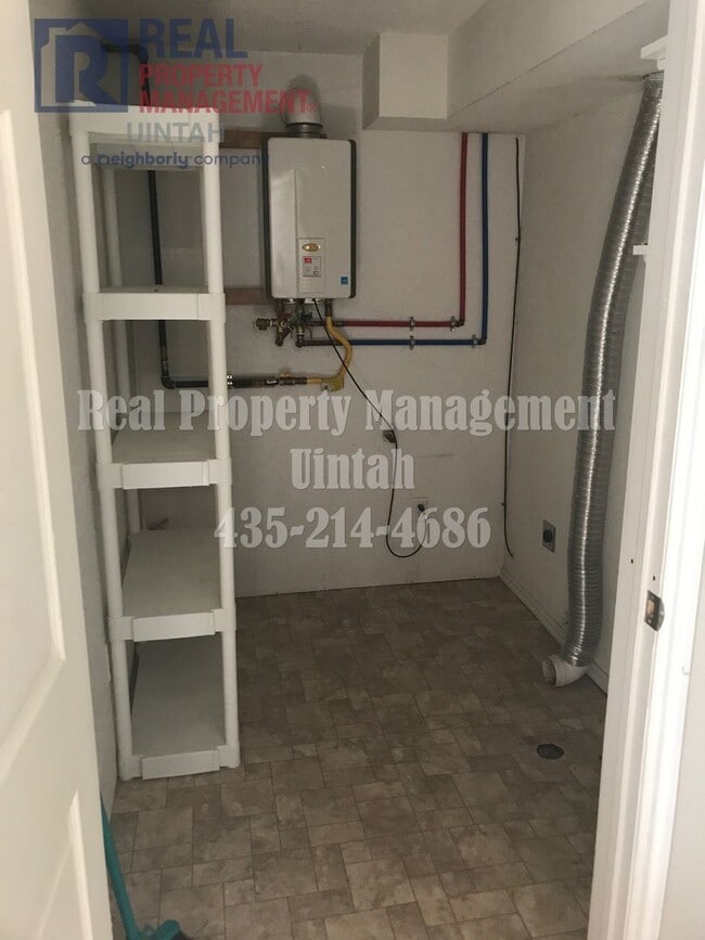 Building Photo - 1620 S Vernal Ave