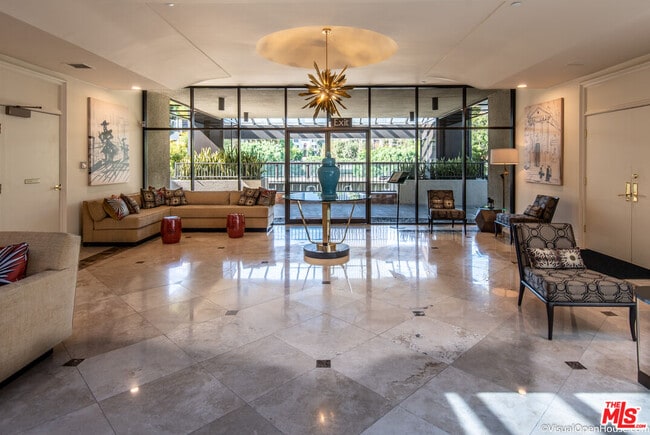 Building Photo - 2340 Century Hill