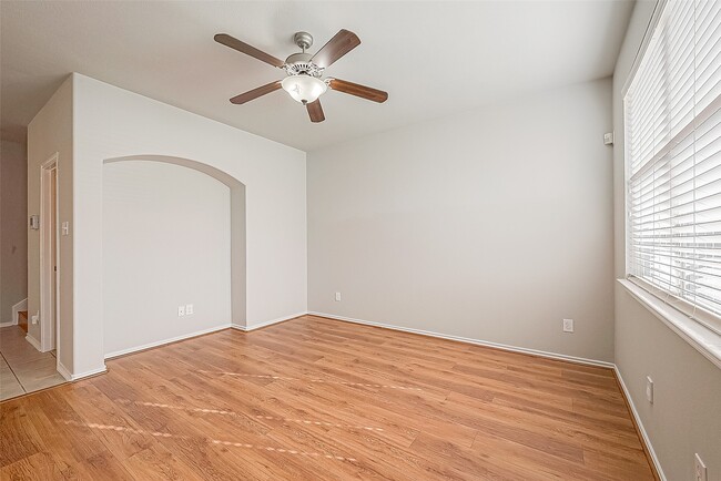 Building Photo - 2748 Maybrook Hollow Ln