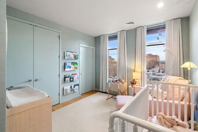 Building Photo - 7 E Springfield St