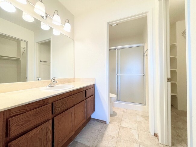 Building Photo - Upper Level Condo in The Villas of Calavera Hills!