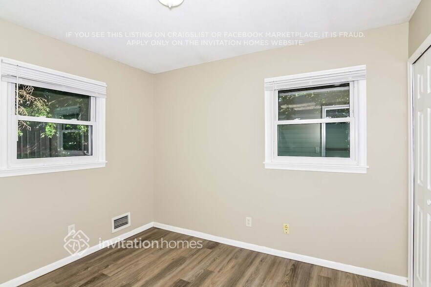 Building Photo - 7141 Newton Ave N