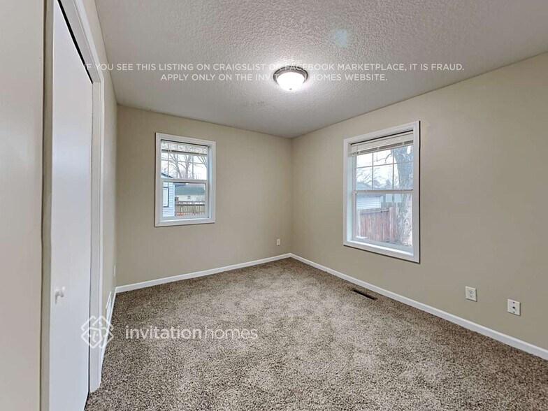 Building Photo - 5644 Maryland Ave N