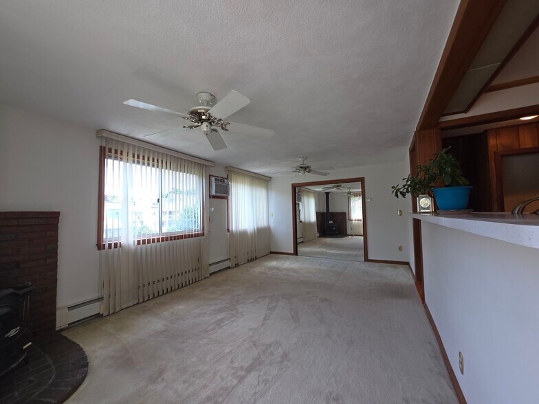 Building Photo - 97 White St